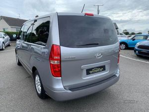 Hyundai i800 SE - Image 4