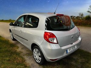 2011 Renault Clio1.2 16V ROYALE Petrol Low Mileage - Image 2