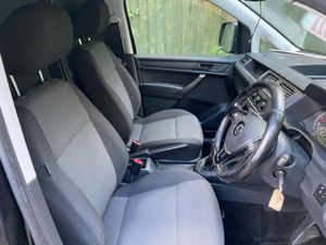 Vw Caddy 2017 black edition - Image 2