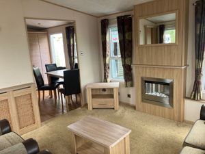 LUXURY 2 BED WITH ALL THE TRIMMINGS - Image 4