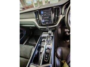 2019 VOLVO XC60 2.0 D4 R-DESIGN AWD AUTO 190HP - Image 3