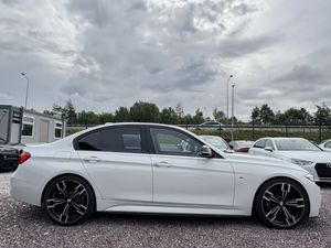 BMW 320i M Sport Automatic Shadow Edition 2018 - Image 4