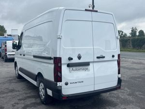 Renault Master 130BHP MWB EX VAT Price Displayed - Image 4