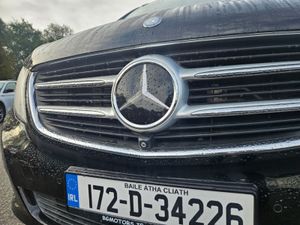 Mercedes-Benz V-Class V220 CDI Auto 7 Seater - Image 4
