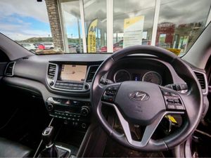 HYUNDAI TUCSON EXECUTIVE 5DR - Image 2