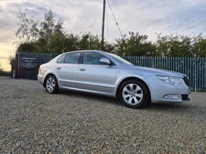 Skoda Superb 2011 Diesel - Image 2