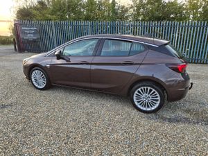 High spec Opel Astra 2016 5 dr - Image 2