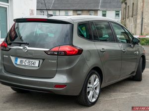 🔥 2018 Opel Zafira 1.4 Petrol Automatic🔥7 Seater - Image 2