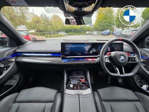 BMW M5 Saloon - Image 4