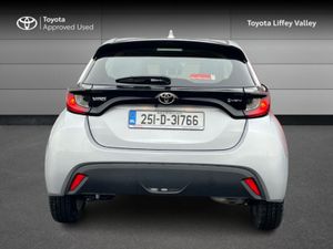 Toyota Yaris Yaris Hybrid 115 Luna - Image 4