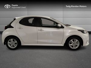 Toyota Yaris 1.5 HYBRID LUNA *PRICE REDUCTION* - Image 3