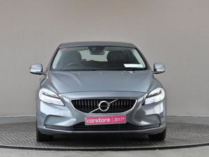 Volvo V40 2.0 D2 Momentum 6spd  full Leather reve - Image 2