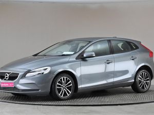 Volvo V40 2.0 D2 Momentum 6spd  full Leather reve - Image 4