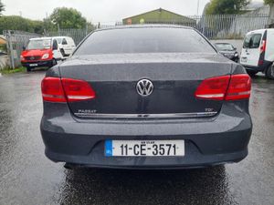 Volkswagen Passat 2011 - Image 4