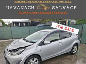 *182 Toyota Aqua 1.5 Hybrid Light Damage - Image 2