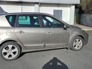 RENAULT SCENIC / 2010 / 1.5 DIESEL / MANUAL - Image 4