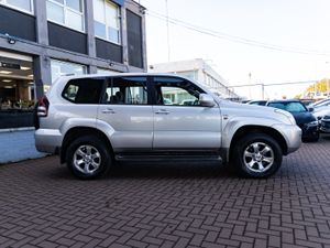 TOYOTA LANDCRUISER 3.0D4D LEFT HAND DRIVE MANUAL - Image 2
