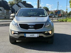 ABSOLUTELY TOP SPEC KIA SPORTAGE - Image 2