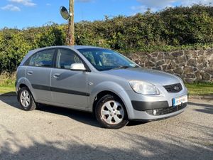 Kia Rio 1.4 petrol. Hatchback - Image 3