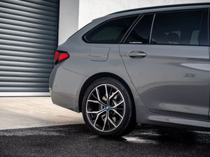 BMW 5 Series 530E M Sport - Image 4