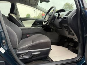 2017 Prius 7 seater 1.8 Petrol Hybrid,  30k Miles - Image 3