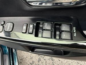 2017 Prius 7 seater 1.8 Petrol Hybrid,  30k Miles - Image 4