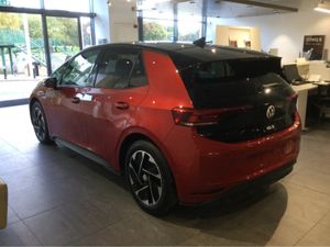 Volkswagen ID.3 LIFE PRO ** Only 11k kms ** - Image 3