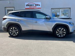 Hyundai Tucson EXECUTIVE 5DR  * REVERSE CAMERA * - Image 3