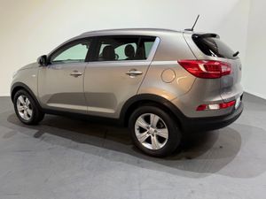 Kia Sportage 1.7 D LXES - One Owner - Sunroof - Image 2