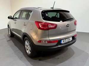 Kia Sportage 1.7 D LXES - One Owner - Sunroof - Image 4