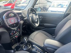 MINI Cooper Classic 1.5 Auto - Image 3
