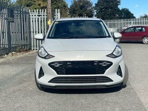 Hyundai i10 Deluxe Plus - Image 2