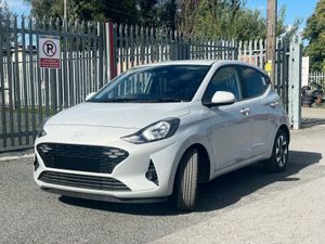 Hyundai i10 Deluxe Plus - Image 3