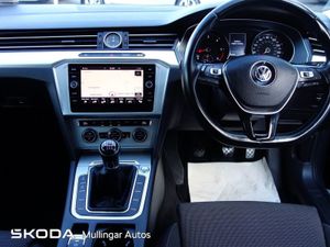 Volkswagen Passat SE Business - Image 2