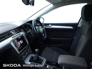 Volkswagen Passat SE Business - Image 4