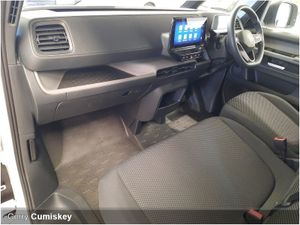 Volkswagen ID. Buzz Commerce 204 Pro Performance - Image 2
