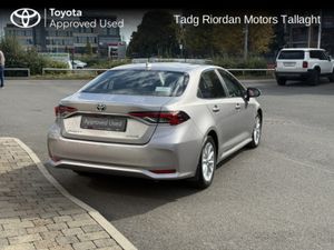 Toyota Corolla HYB LUNA SALOON - Image 2