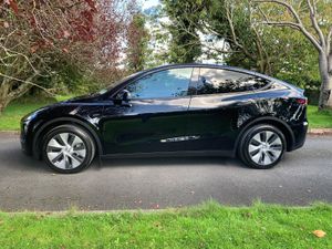 Tesla Model Y 2023 LONG RANGE - Image 4