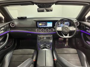 Mercedes-Benz E-Class 220d AMG Cabriolet - Revers - Image 4