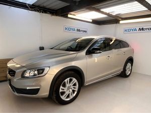 Volvo V60 2.0 D4 CROSS COUNTRY SE LUXURY DIESEL 19 - Image 3