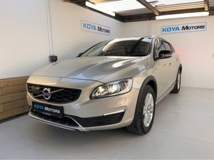 Volvo V60 2.0 D4 CROSS COUNTRY SE LUXURY DIESEL 19 - Image 4