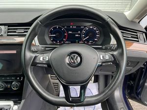Volkswagen Passat VARIANT HIGHLINE 2.0 TDI AUTO // - Image 4