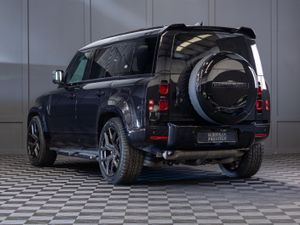 242 Land Rover Defender 110 XS Edition *Pan Roof - Image 4