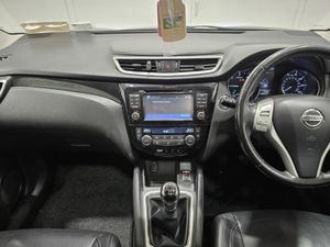 Nissan Qashqai 1.5 DCI Tekna Panoramic Sunroof, Re - Image 2