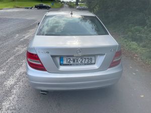Mercedes-Benz C-Class 2012, automatic - Image 3