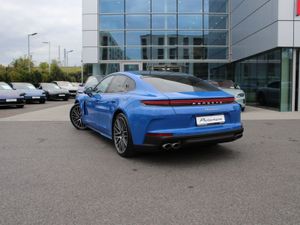 Porsche Panamera Panamera 4 - Image 2