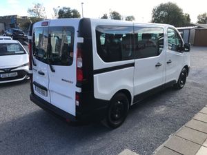 RENAULT TRAFIC 9 SEATER - Image 4