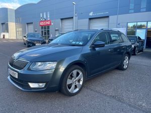 1.6 TDI 110HP DSG  COMBI STYLE - Image 3