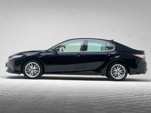 Toyota Camry Hybrid Platinum - Image 4