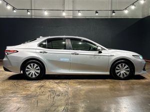 Toyota Camry HYBRID 2.5 AUTOMATIC SALOON - Image 3